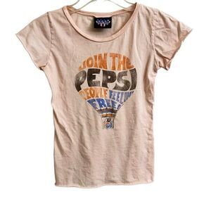 Junk Food Join The Pepsi People Feeling Free Hot Air Balloon Tee Pink Small